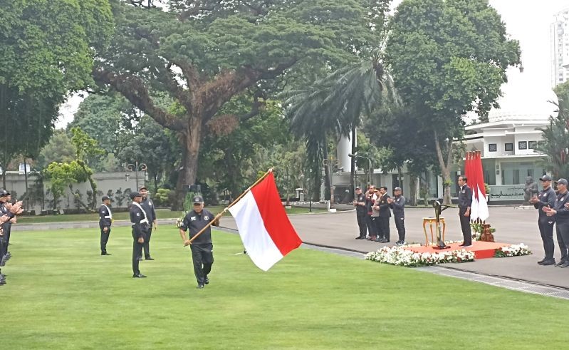 Presiden RI Joko Widodo (Jokowi) resmi melepas sebanyak 576 kontingen Asian Games 2022 Hangzhou, China, di Istana Merdeka, Jakarta Selasa (foto: gemapos/ antara)
